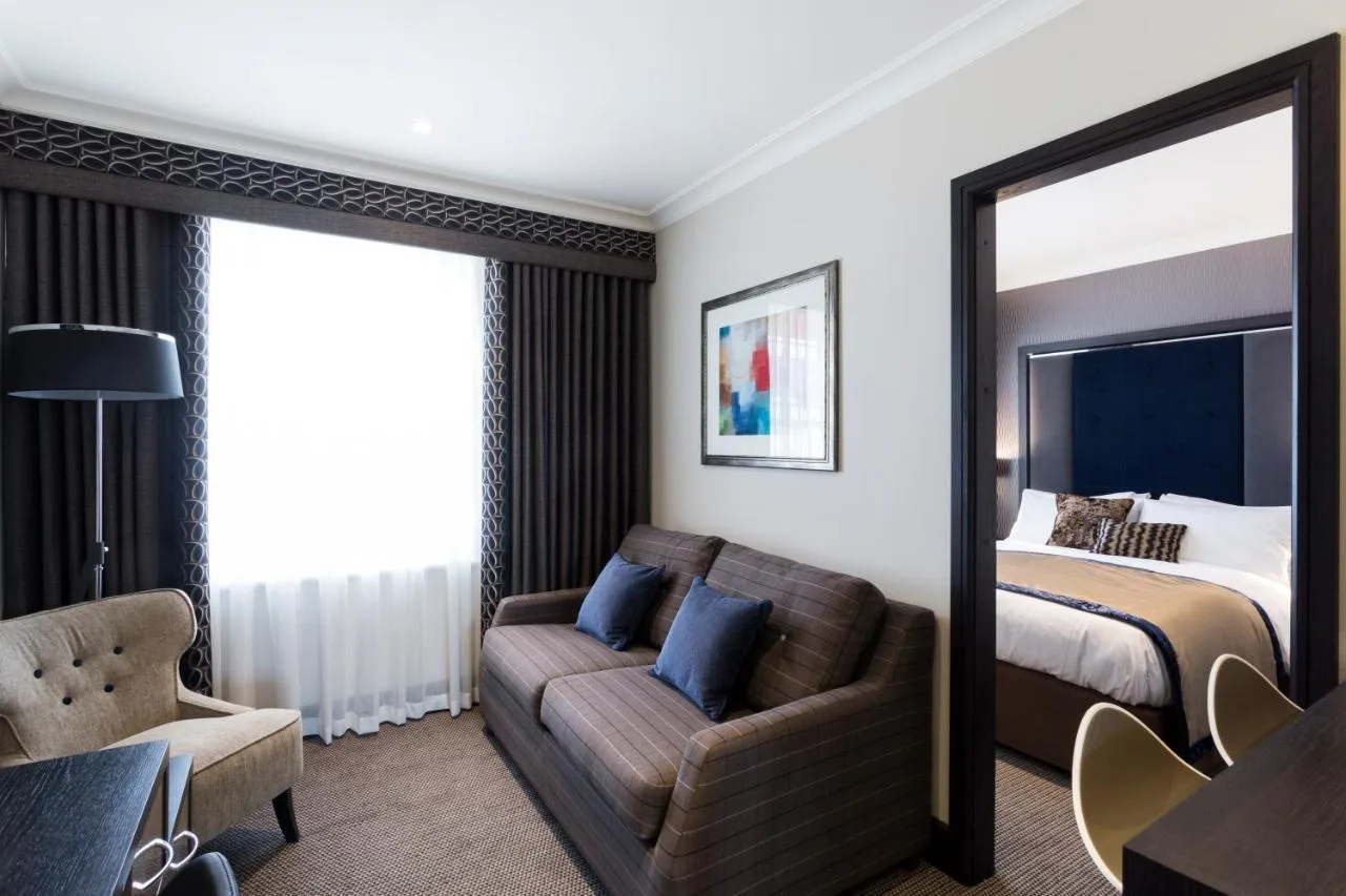 Deluxe One-Bedroom Suite